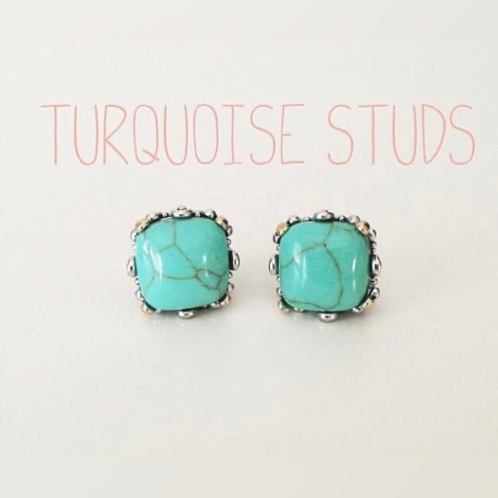 Derng Classic Turquoise Studs